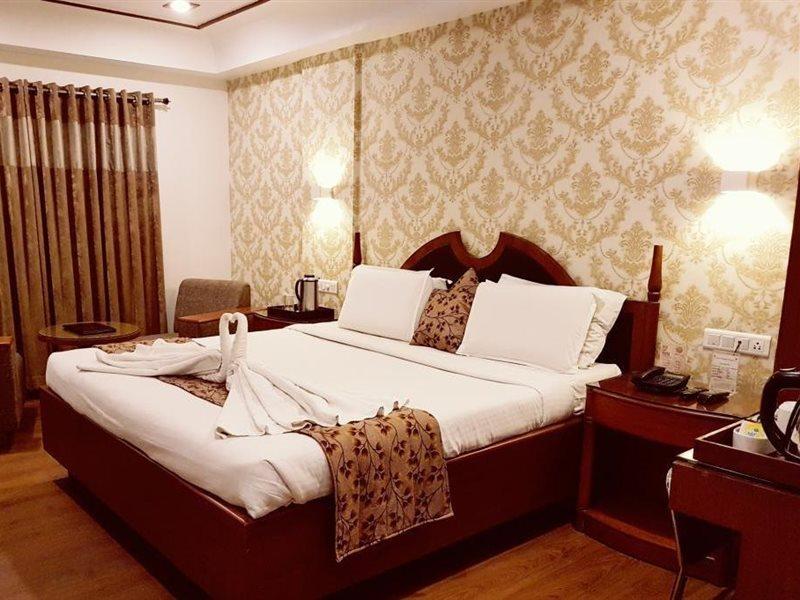 Hotel Punjab Palace Rāipur Kültér fotó
