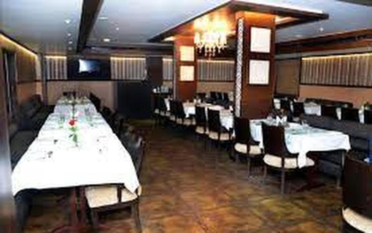 Hotel Punjab Palace Rāipur Kültér fotó