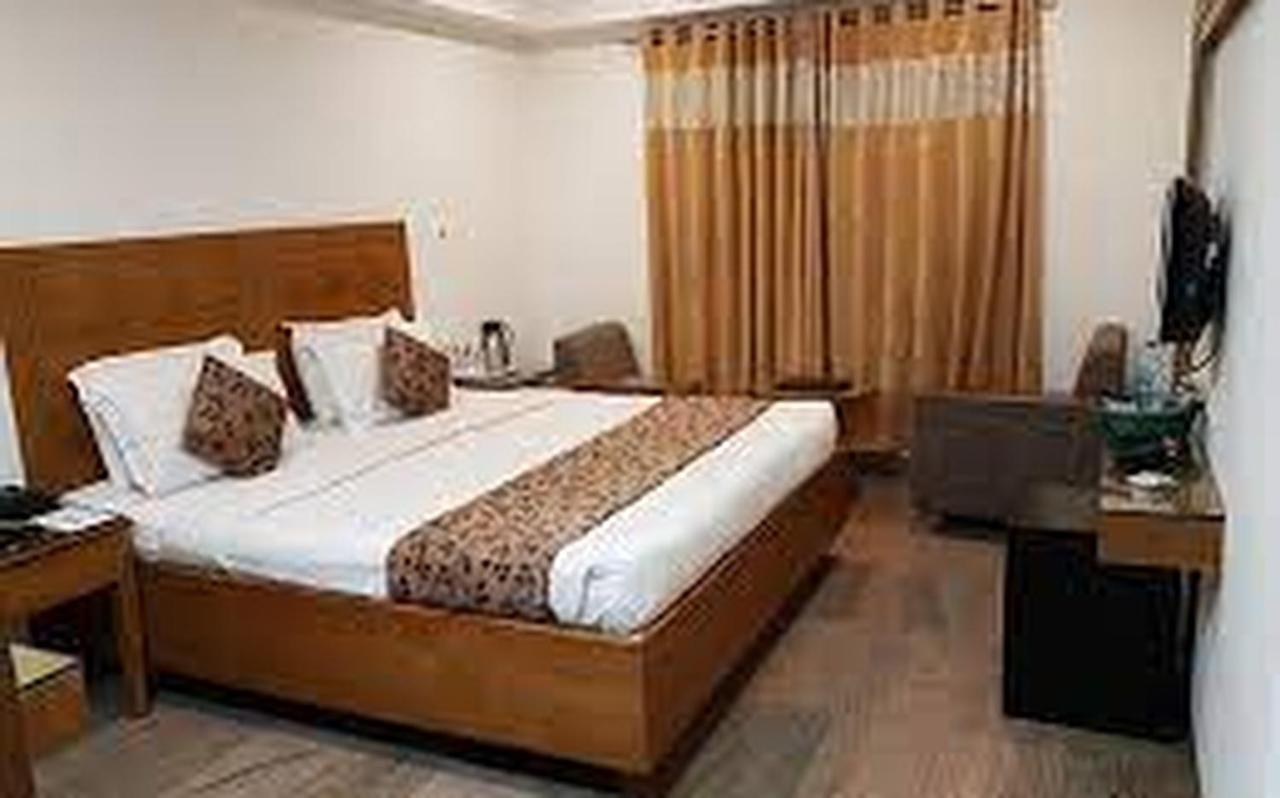 Hotel Punjab Palace Rāipur Kültér fotó