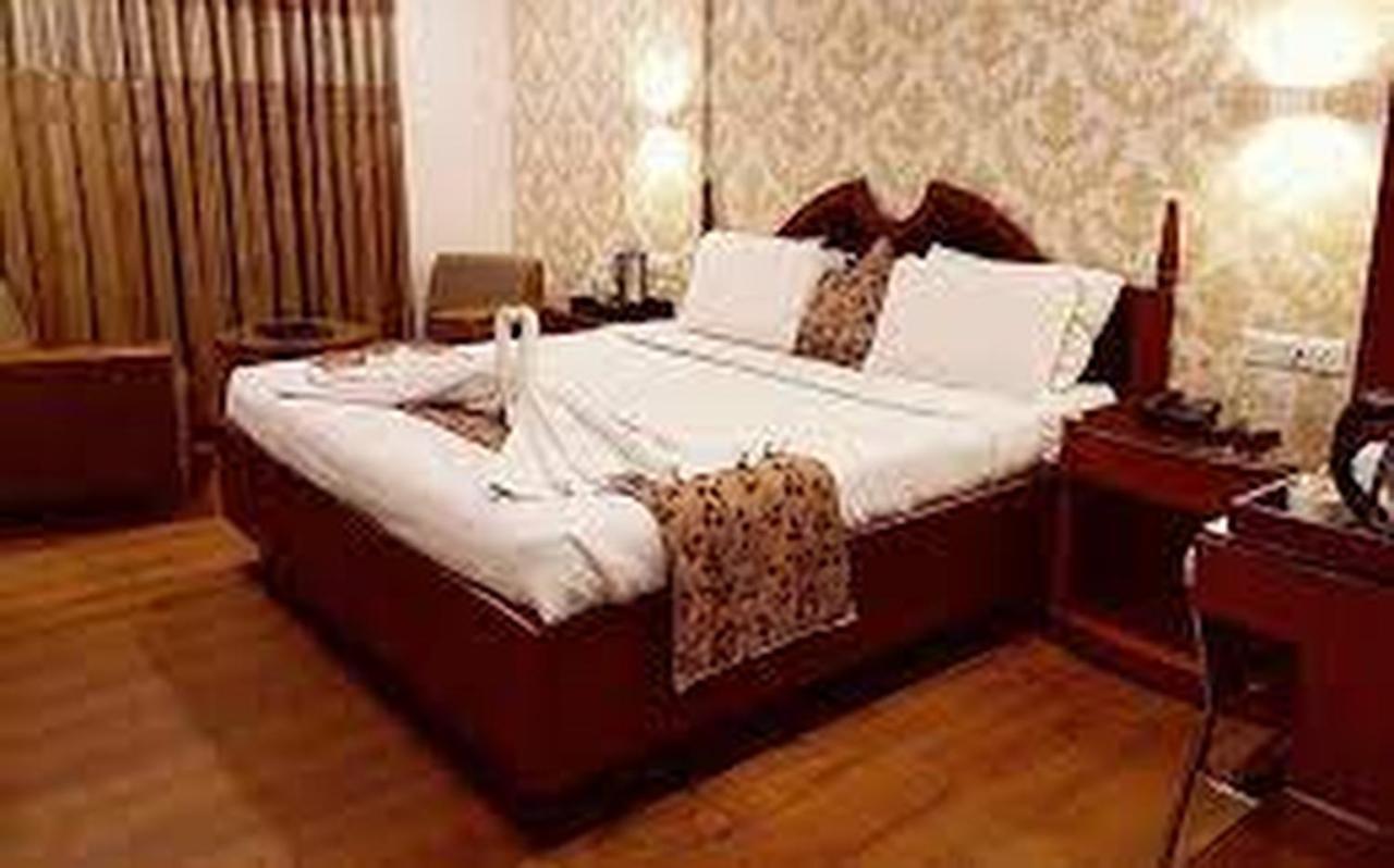 Hotel Punjab Palace Rāipur Kültér fotó