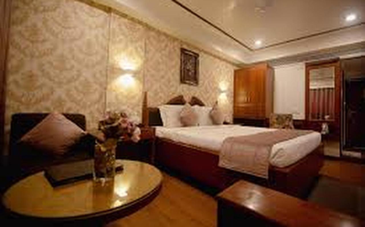 Hotel Punjab Palace Rāipur Kültér fotó