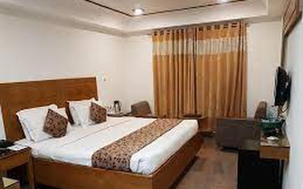 Hotel Punjab Palace Rāipur Kültér fotó