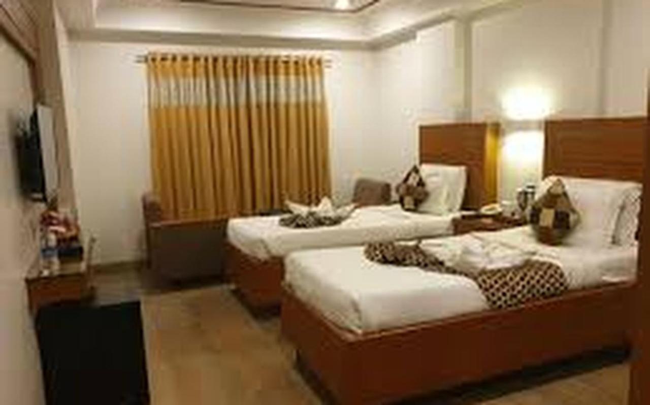 Hotel Punjab Palace Rāipur Kültér fotó