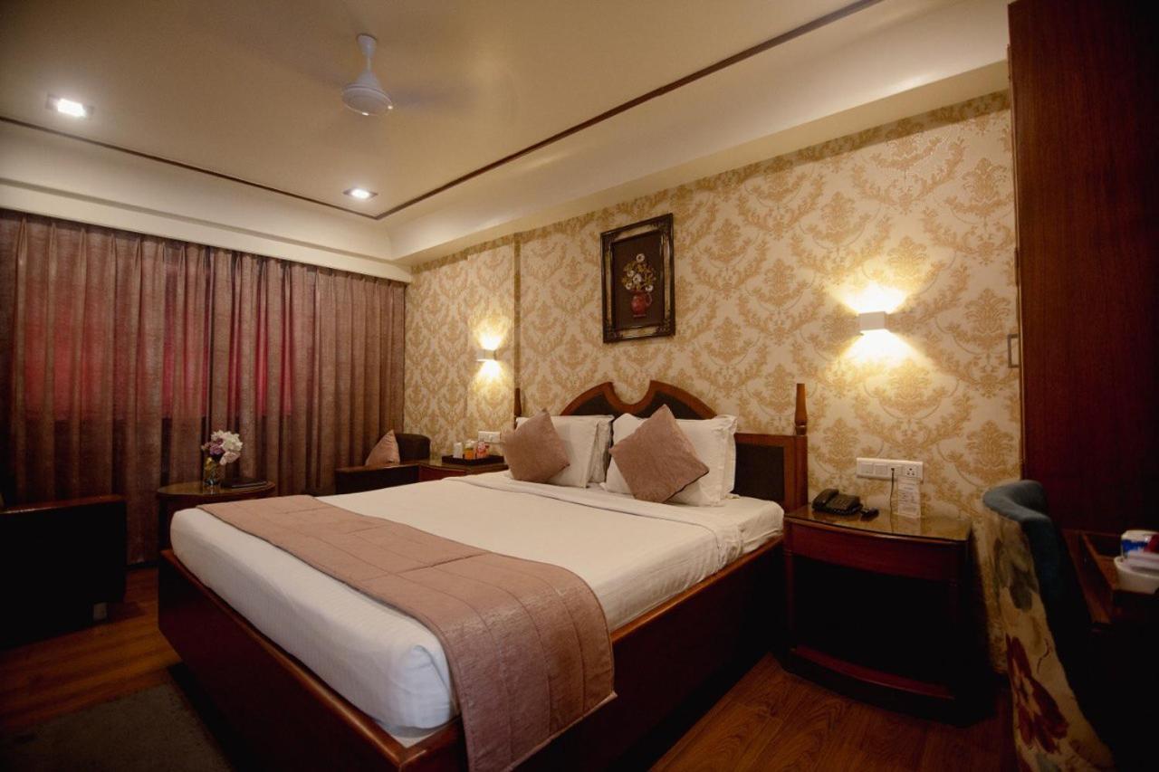 Hotel Punjab Palace Rāipur Kültér fotó