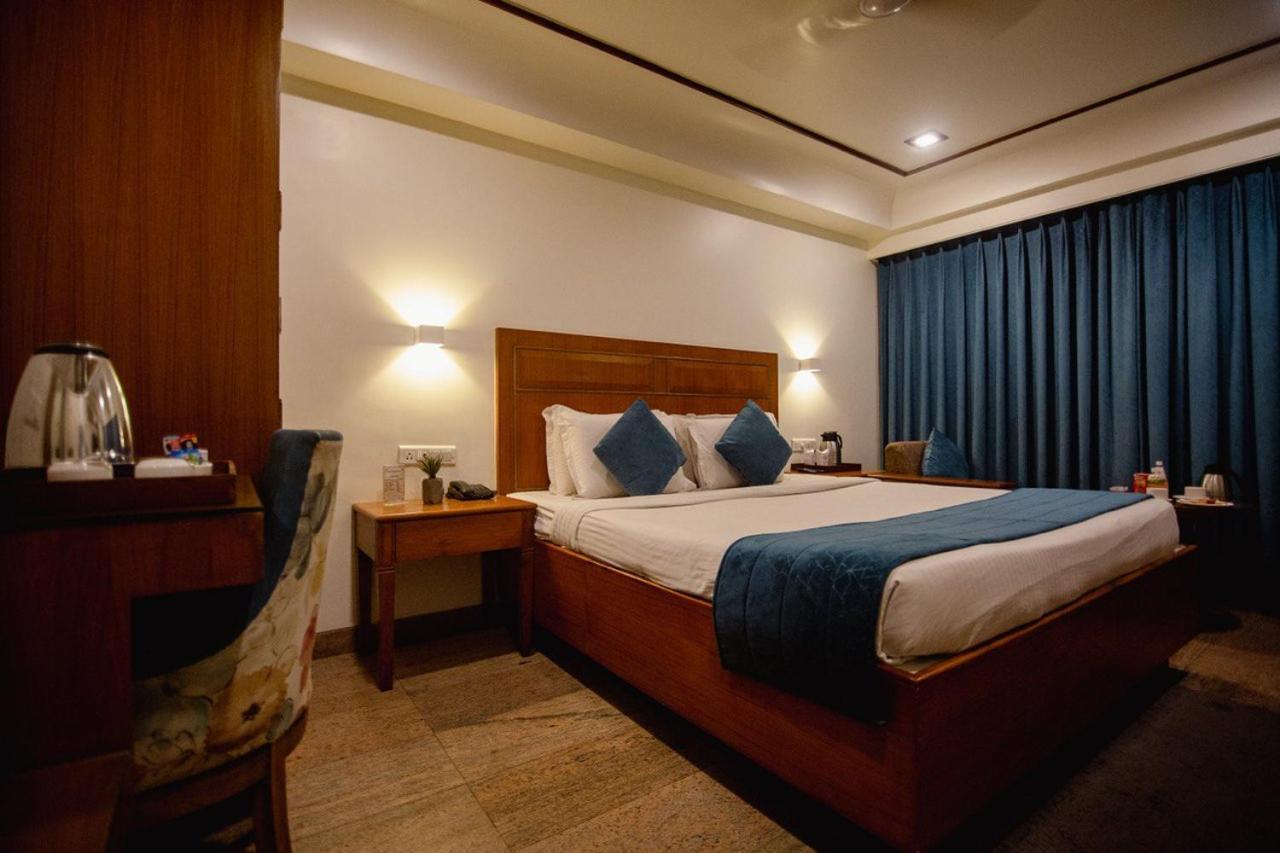 Hotel Punjab Palace Rāipur Kültér fotó